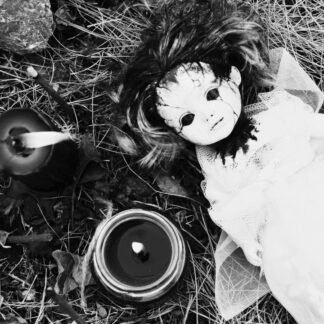 Rituel de protection avec cire d'abeille et cheveux pour créer un égrégore absorbant les énergies négatives et les retours de choc.