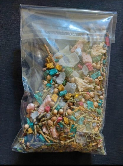 Encens de Purification du Maghreb (Tfoussikha) dans son sachet de 50g, utilisé pour éliminer les mauvaises énergies, le mauvais œil et les blocages.
