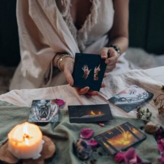 Tirage Amoureux Personnalisé – Compatibilité, Trahison & Avenir Sentimental