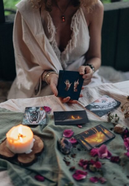 Tirage Amoureux Personnalisé – Compatibilité, Trahison & Avenir Sentimental
